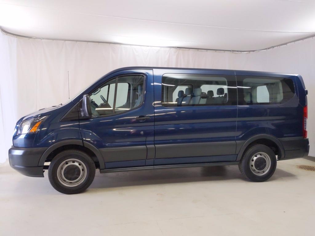 size ford passenger van with windows