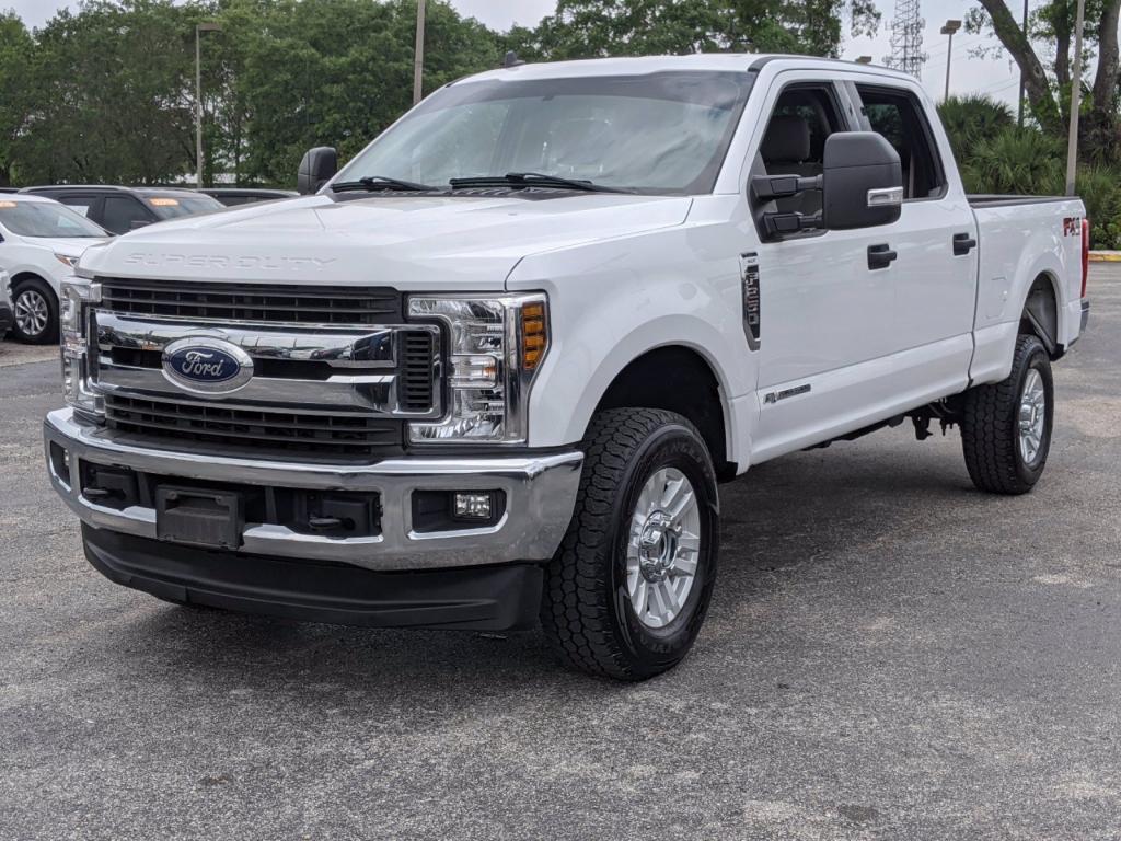 2019 Ford F-250 Super Duty XLT 4WD 4WD Crew Cab 6.75′ Box