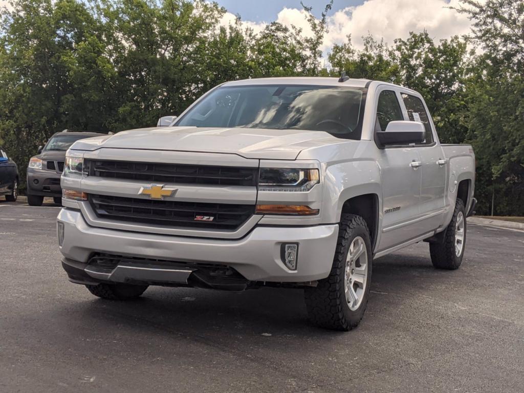 2017 Chevrolet Silverado 1500 LT 4WD 4WD Crew Cab 143.5″